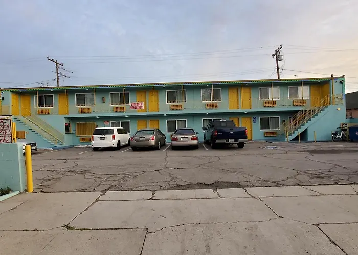 Cheap Hotels in Compton