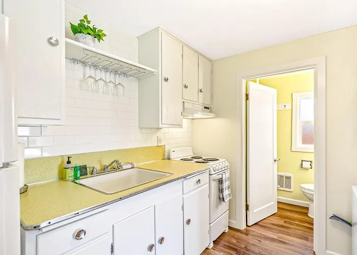 Cheap Hotels in Athol