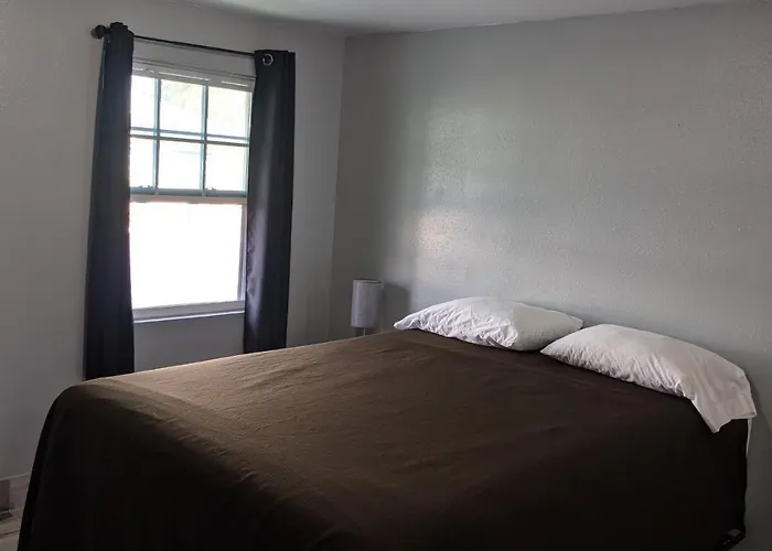 Motels in Largo