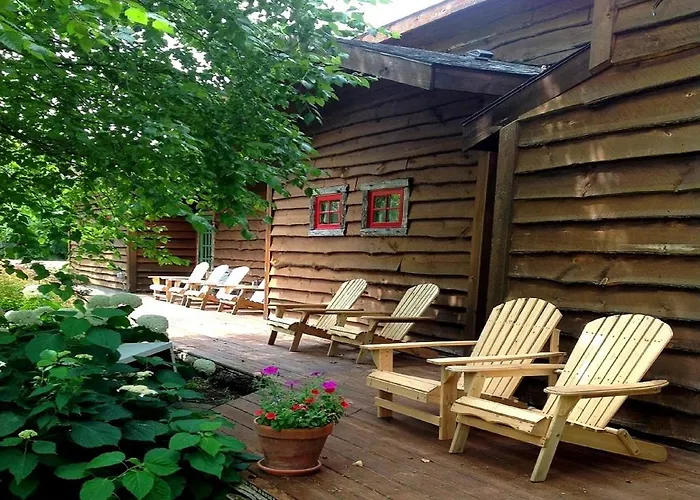 Motels in Skaneateles