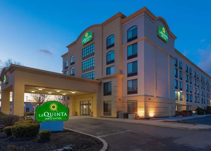 Cheap Hotels in Garden City
