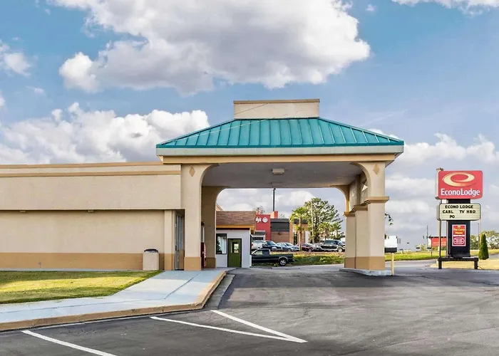 Cheap Hotels in Calhoun