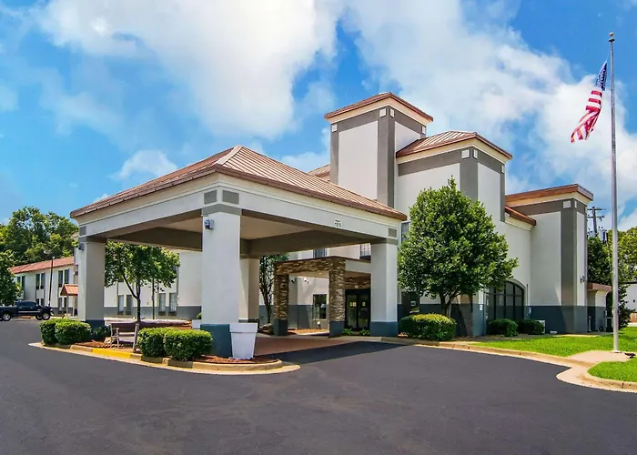 Cheap Hotels in South Boston