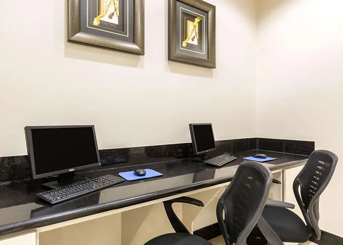 Cheap Hotels in Friendswood
