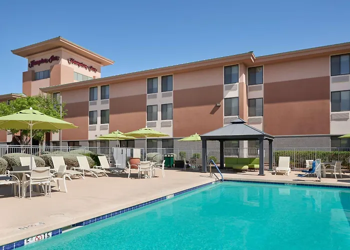 Cheap Hotels in Anthem
