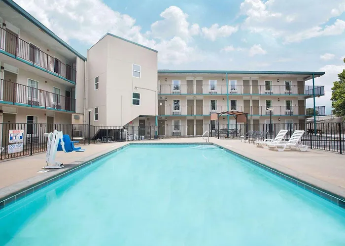 Cheap Hotels in Harrison