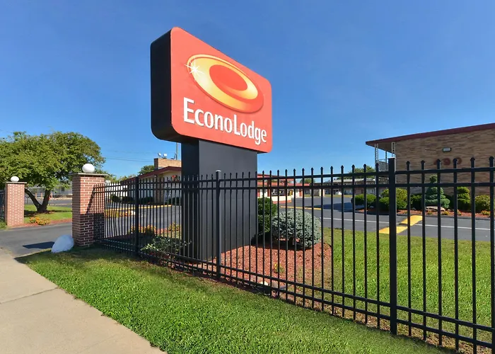Cheap Hotels in East Hartford