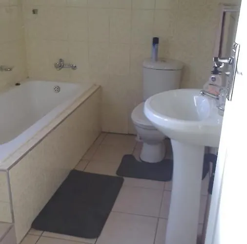 Guest Houses in Alberton