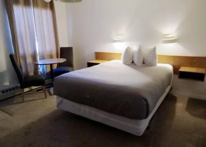 Motels in Cardston