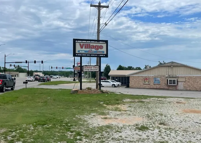 Motels in Ada
