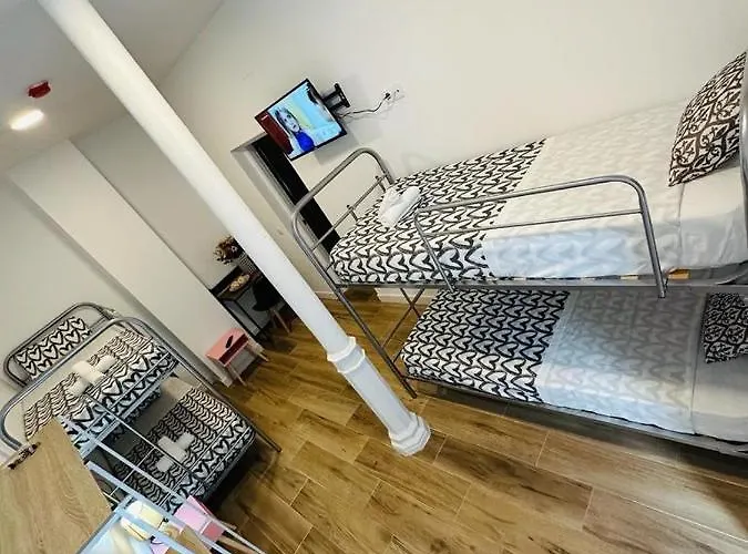 Hostels in Paymogo