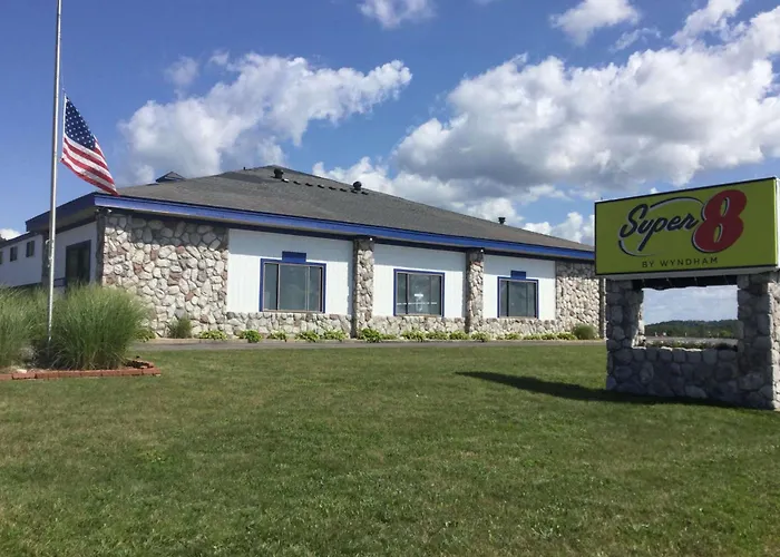 Cheap Hotels in Petoskey