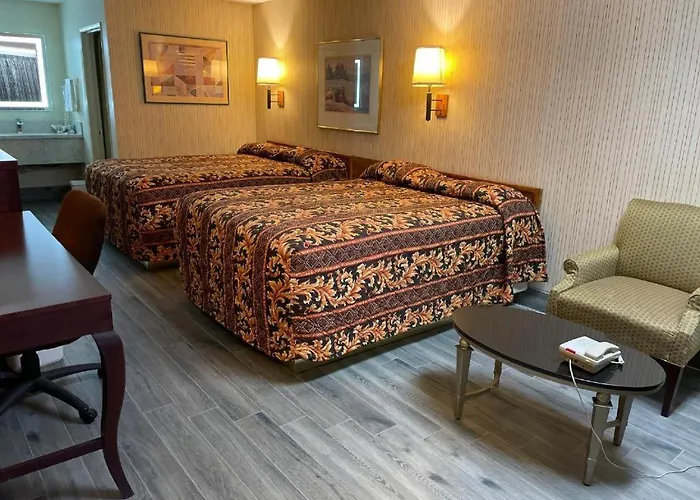 Motels in Norco