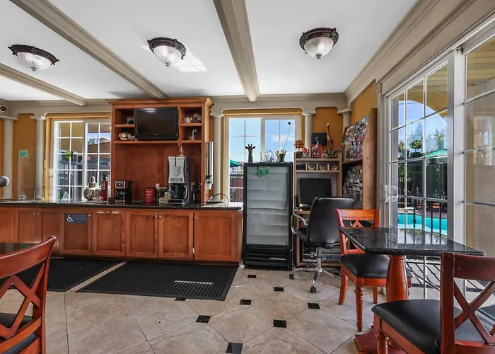 Motels in Escondido