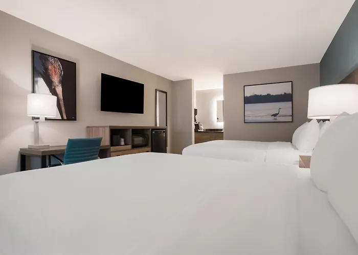 Motels in Cedar Lake
