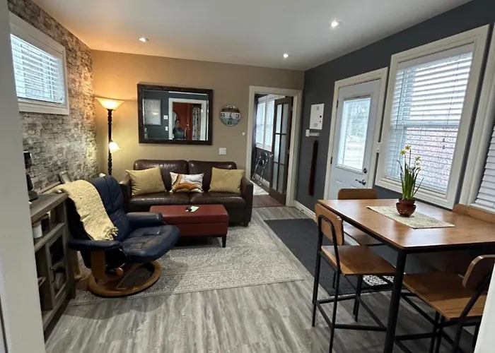 Bed and Breakfasts in Midland