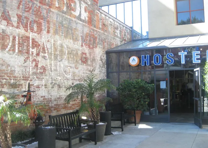 Hostels in Malibu