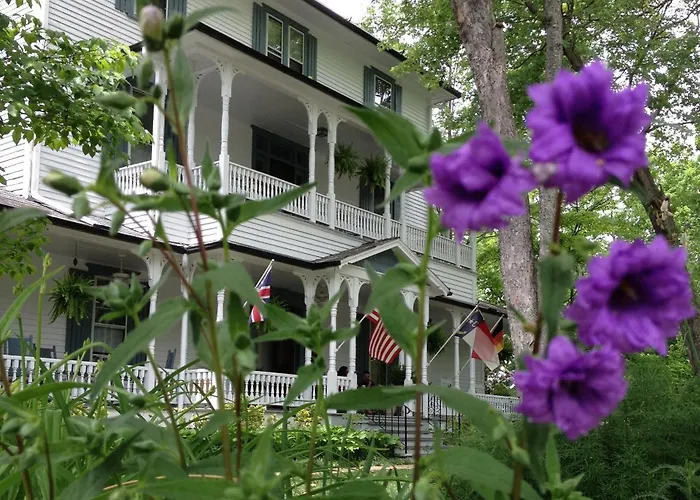Bed & Breakfast in Hendersonville