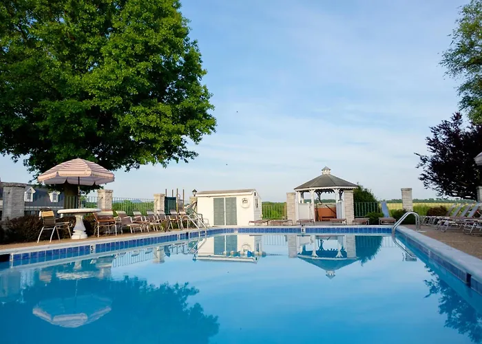 Motels in Elkton