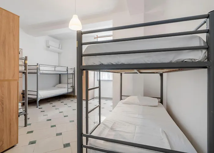 Hostels in Sarandë