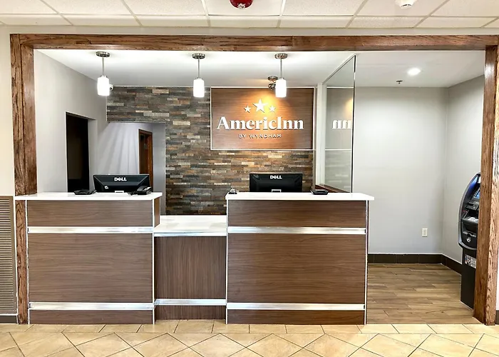 Cheap Hotels in Baraboo