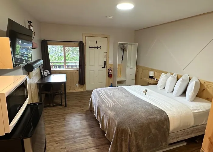 Motels in Ainsworth