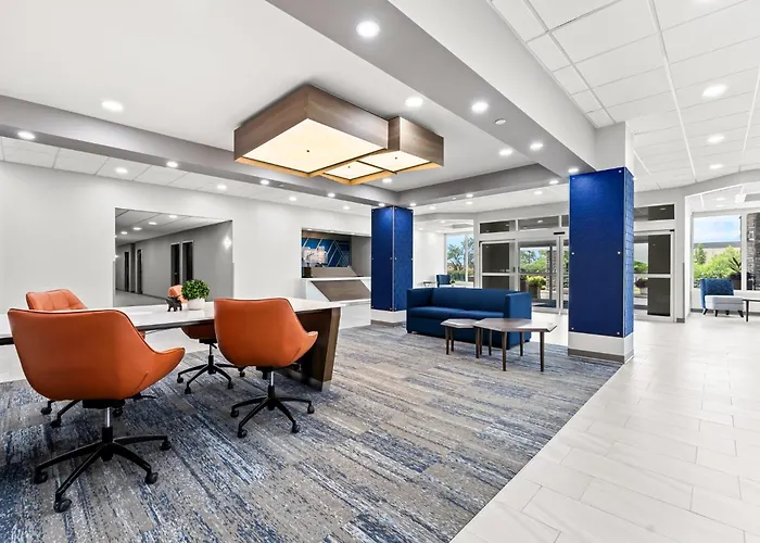 Cheap Hotels in Hendersonville