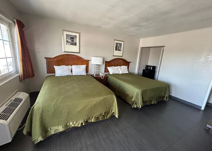 Motels in Dixon