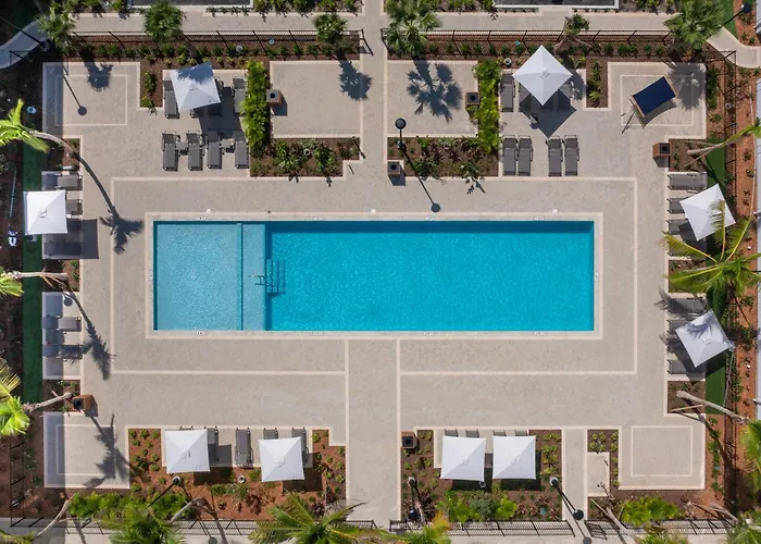 Cheap Hotels in Seven Mile Beach