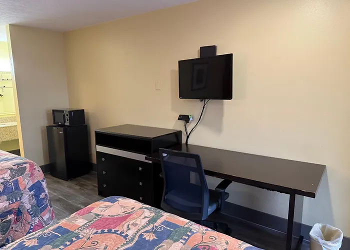 Motels in Collins