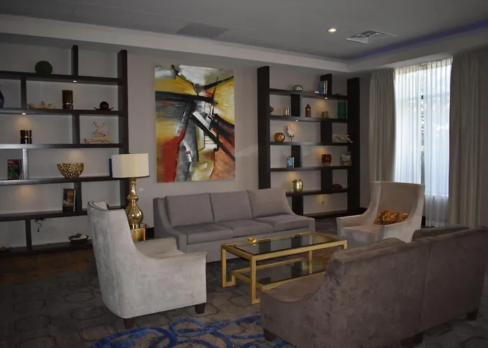 Cheap Hotels in Lisle