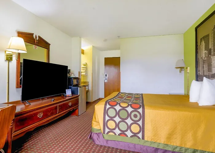 Motels in Fulton