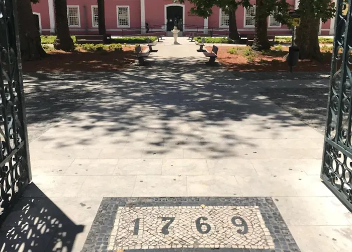 Albergues, Pousadas em Marinha Grande