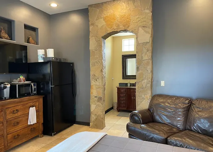 Guest Houses in Cave Creek