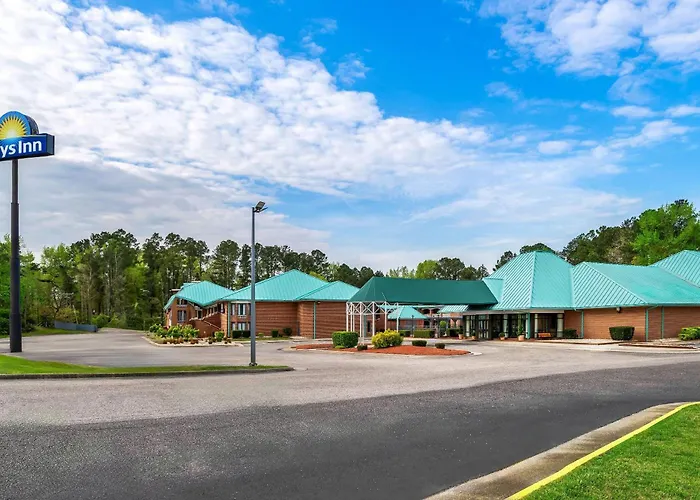 Cheap Hotels in Petersburg