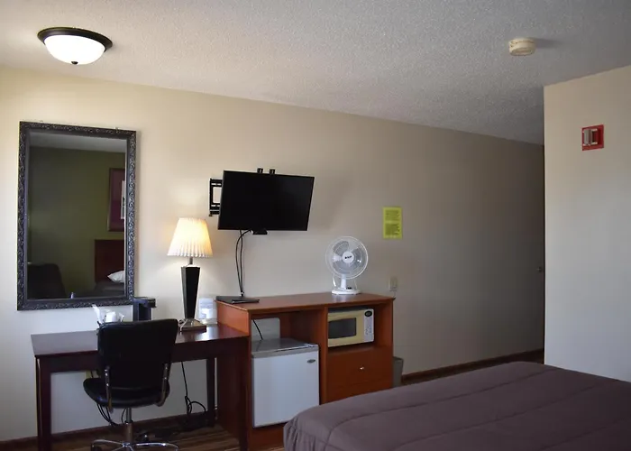 Motels in Round Lake