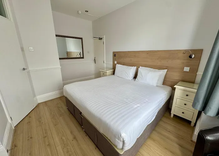 Guest Houses in Brentwood