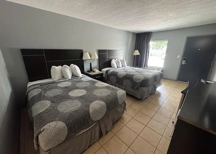 Motels in Sanford
