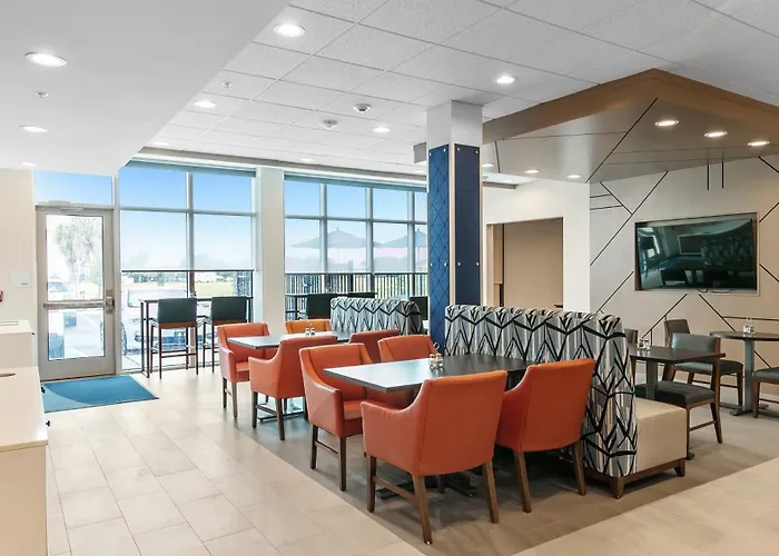 Cheap Hotels in Nokomis