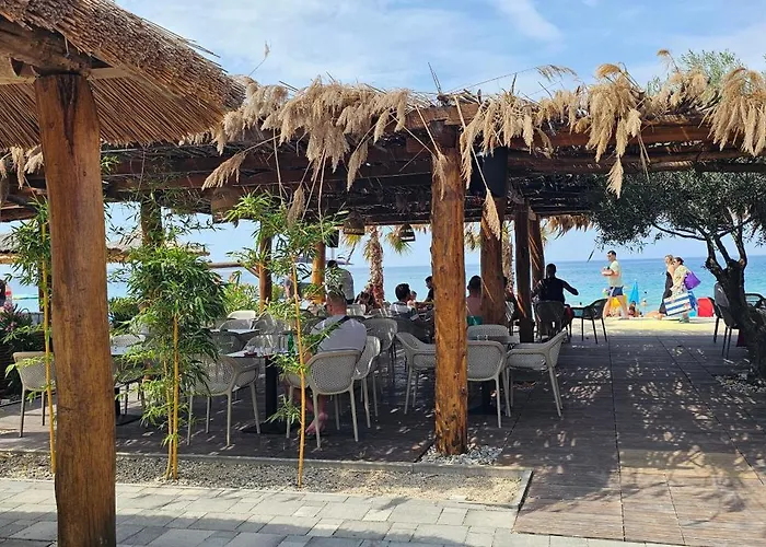 Billiga Hotell i Novalja