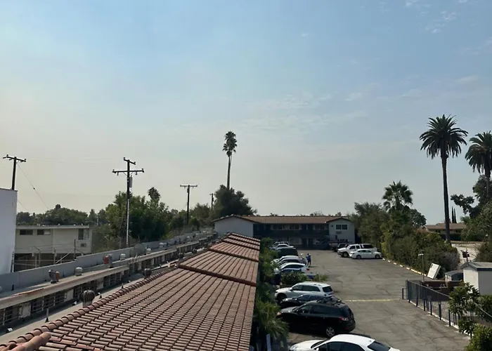 Cheap Hotels in Azusa