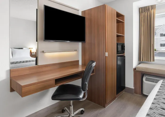 Cheap Hotels in Latham