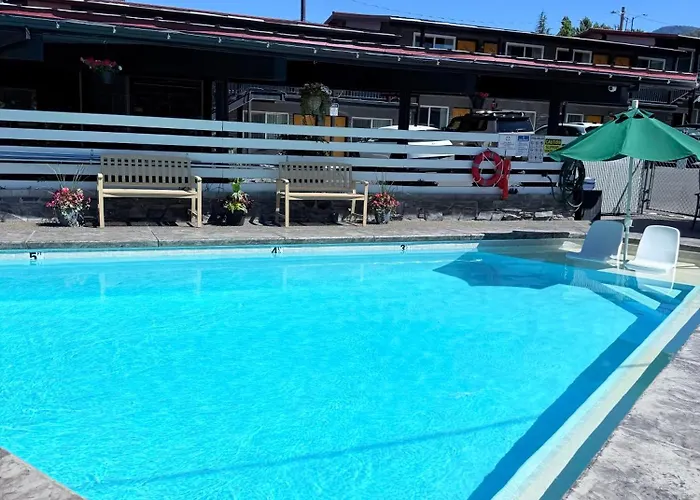 Motels in Cave Junction