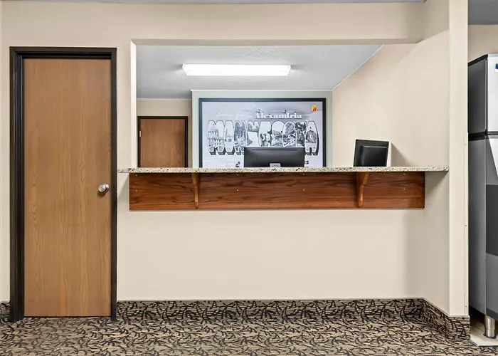 Motels in Motley