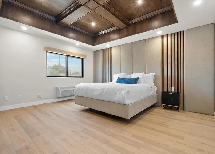Cheap Hotels in Bellflower