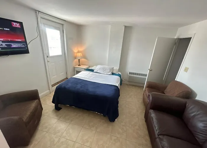 Motels in Groton