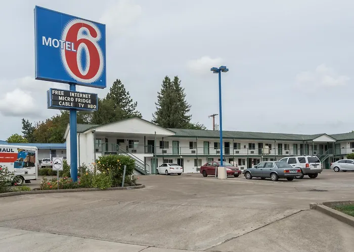 Motels in Albany