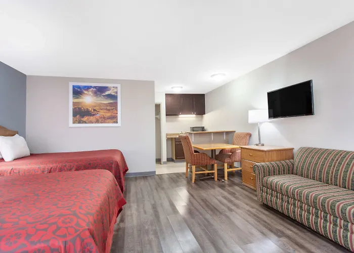 Cheap Hotels in Clinton