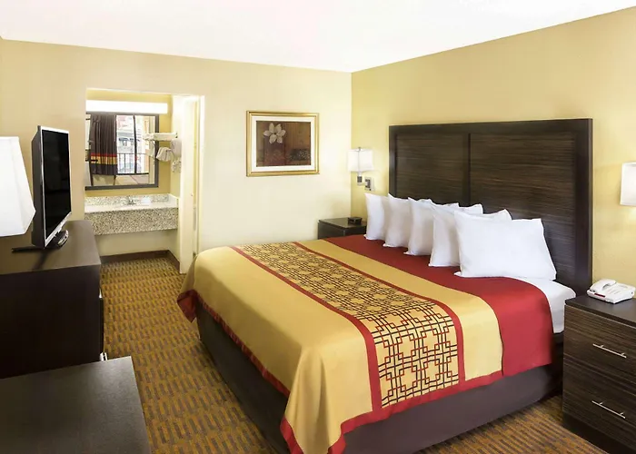 Motels in Auburn