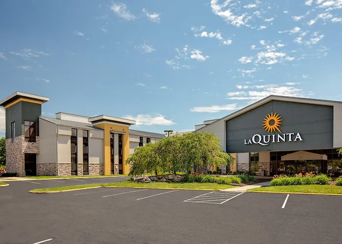 Cheap Hotels in Westland